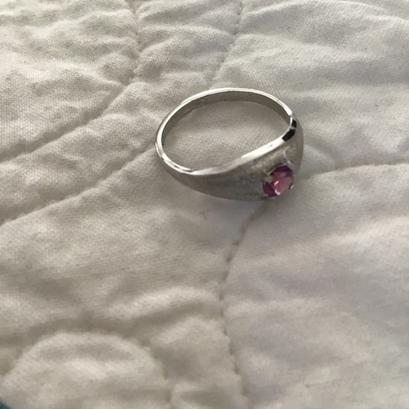 Sterling Silver Ring with Garnet Setting - Picture 3 of 10